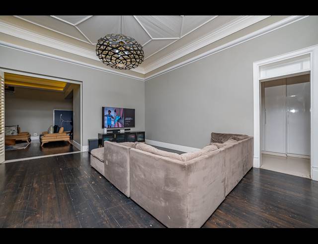 4 BEDROOM TOWNHOUSE FOR SALE IN ESSENWOOD